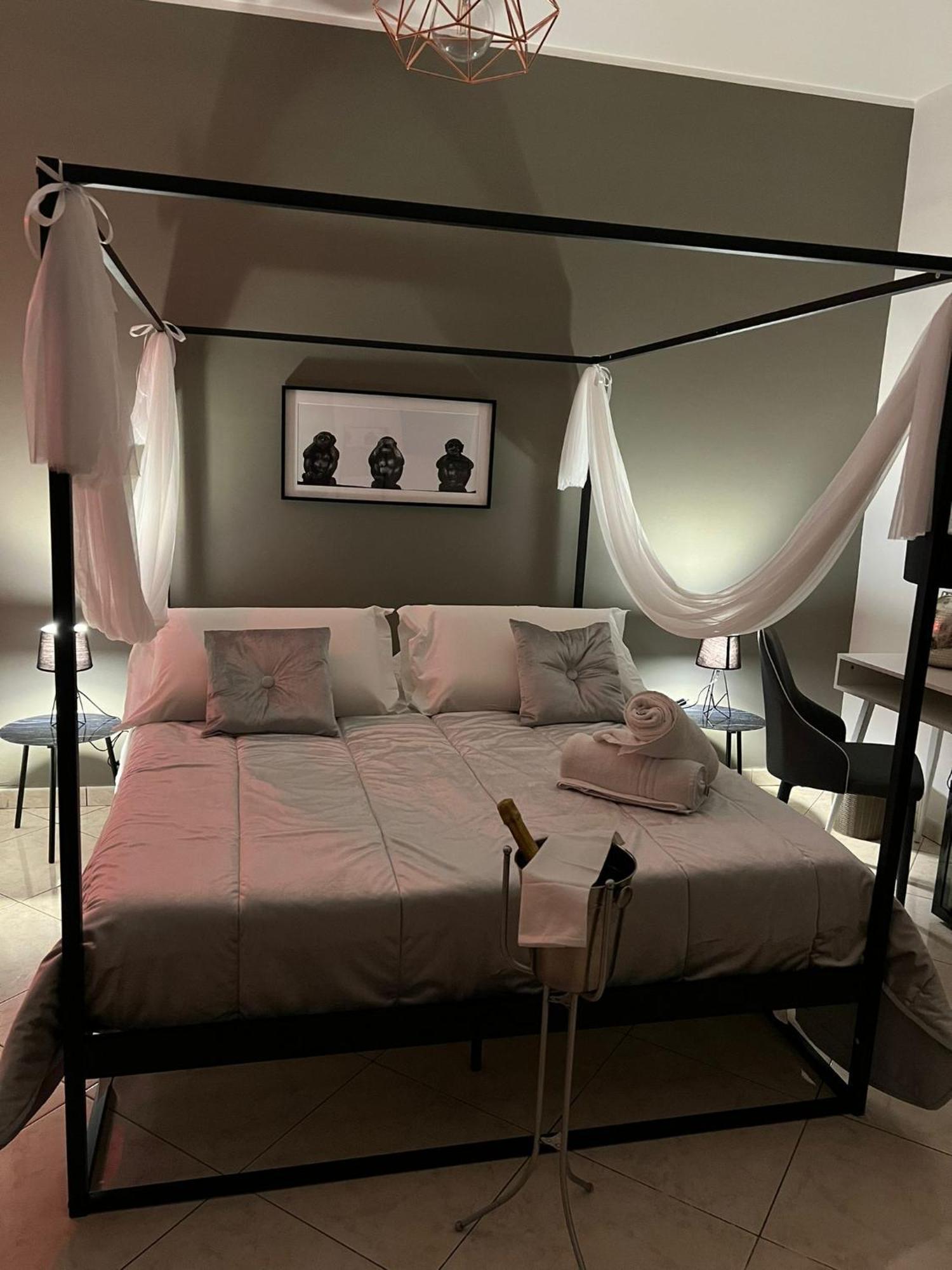 La Porta Di Alba Bed & Breakfast ปาแลร์โม ภายนอก รูปภาพ